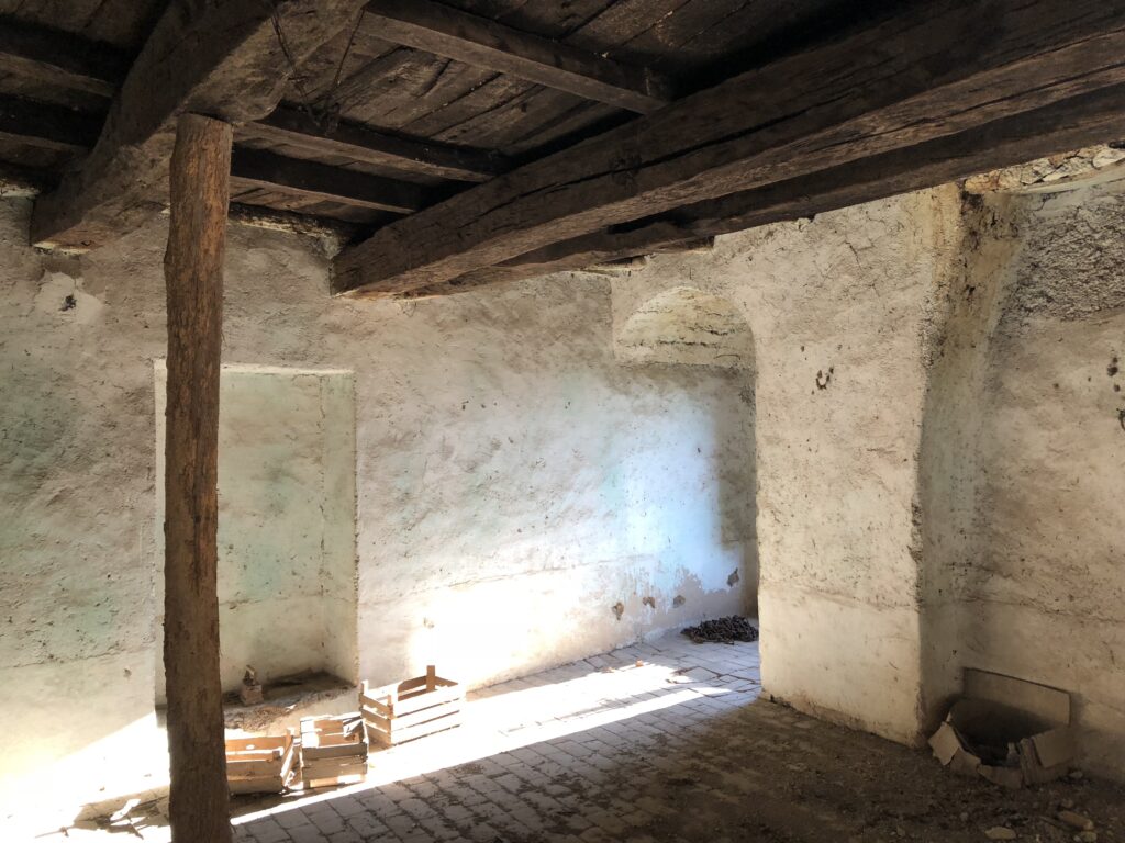 atmosfera dell'edificio storicoio - atmosphäre des historischen bauwerks