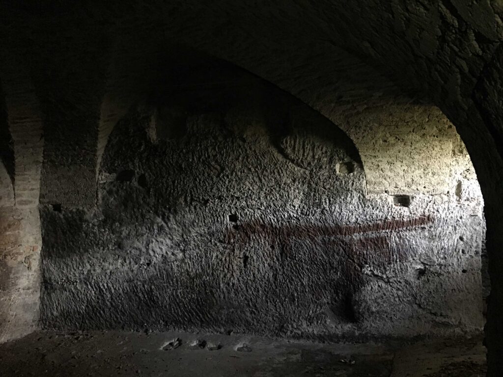 scolpito nella roccia - in den felsen gehauen